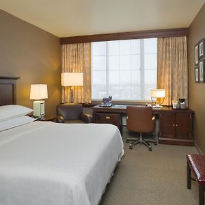 Club King Room